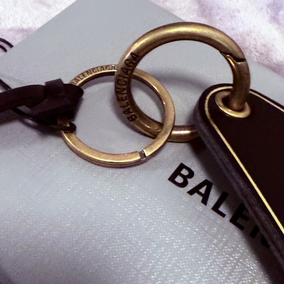 BALENCIAGA - HOTEL ROOM KEYCHAIN - BLACK/GOLD - Picture 3 of 6